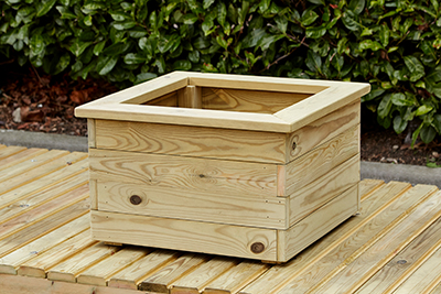 https://cotswoldtimberproducts.co.uk/garden-planters/geometric-planters/square-planter/ 