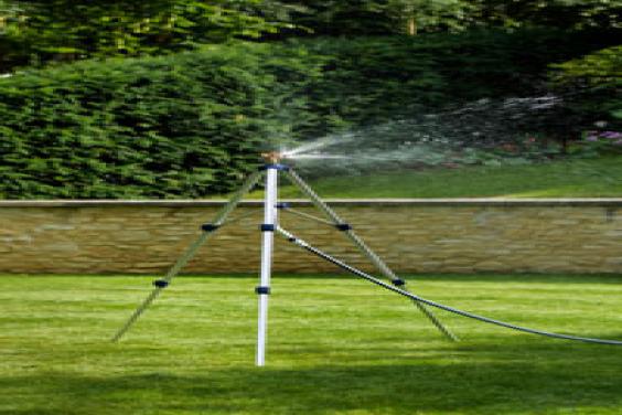 Flopro Elite Tripod Sprinkler